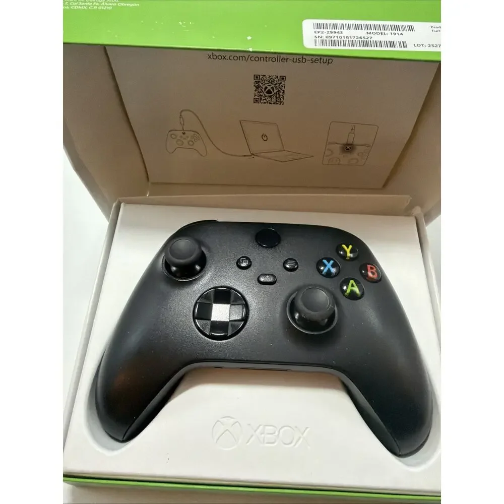 Xbox Wireless Gaming Controller + USB-C® Cable (2025) – Carbon Black